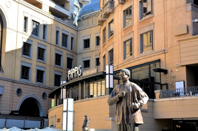 Nelson Mandela Sqaure Johannesburg in Sandton (Alexander Mirschel)  Copyright 
Información sobre la licencia en 'Verificación de las fuentes de la imagen'